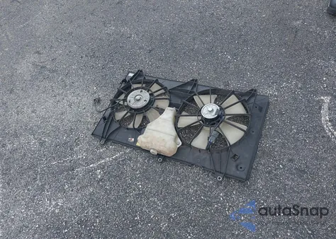 2004 Honda Accord 2.4 Lx z USA, uszkodzony, nr VIN 1HGCM56384A146860